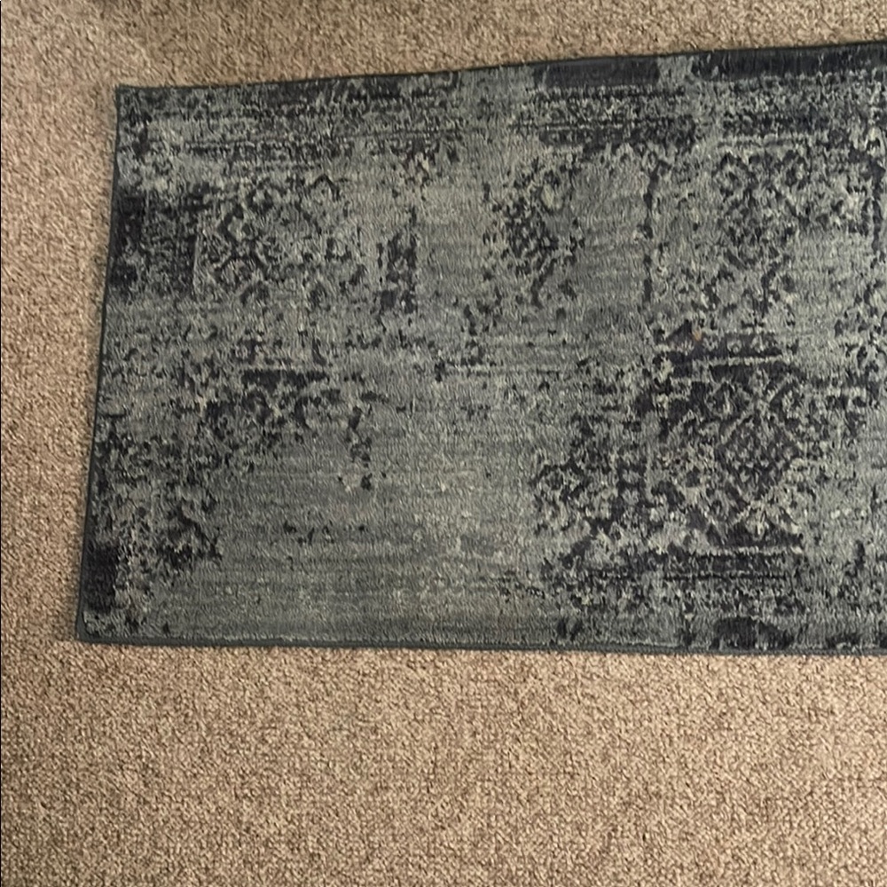 Elegant Gray Area Rug - Picture 2 of 8